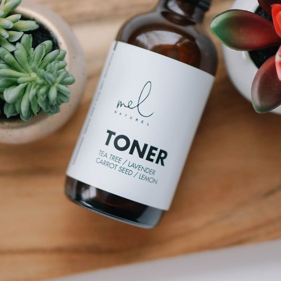 Just give your face a few sprays and our Toner will remove excess oil and dirt while refreshing your skin!